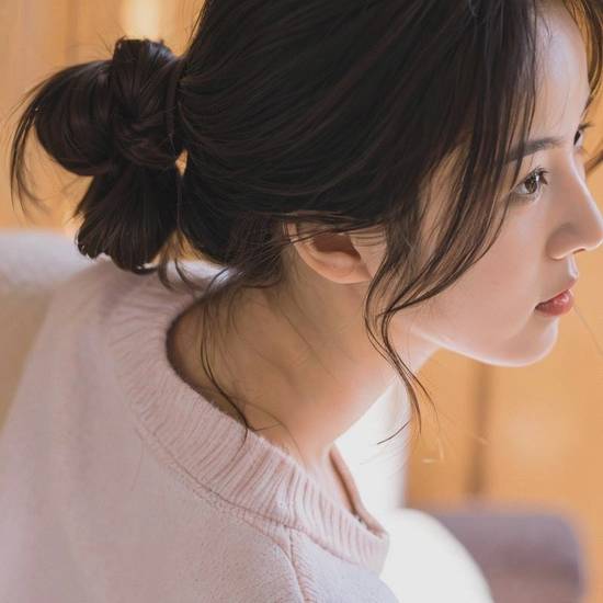 丸子頭發怎么扎好看又簡單,輕松丸子頭美觀簡單扎法技巧