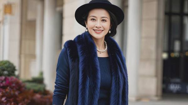 35一40歲女人穿衣搭配，輕熟女性優雅穿搭指南：35-40歲的氣質重塑法則