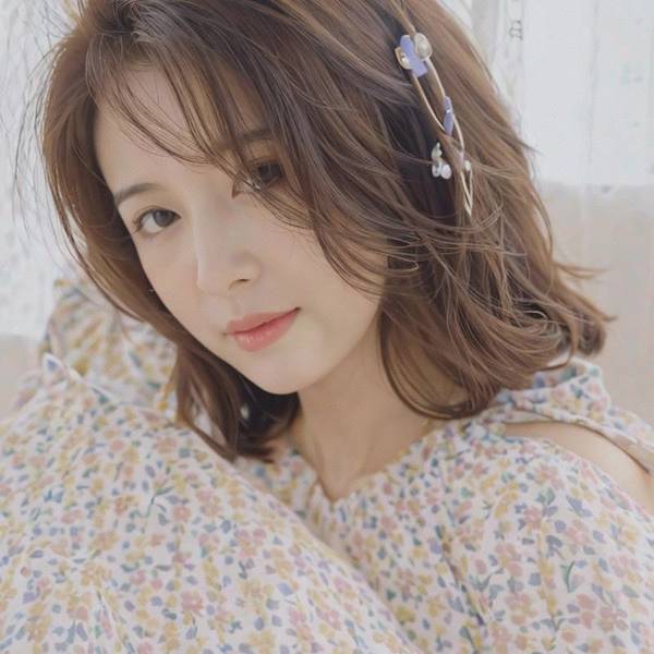 短發(fā)怎么扎好看，短發(fā)變美秘籍：8款簡單易學(xué)扎發(fā)教程顯臉小