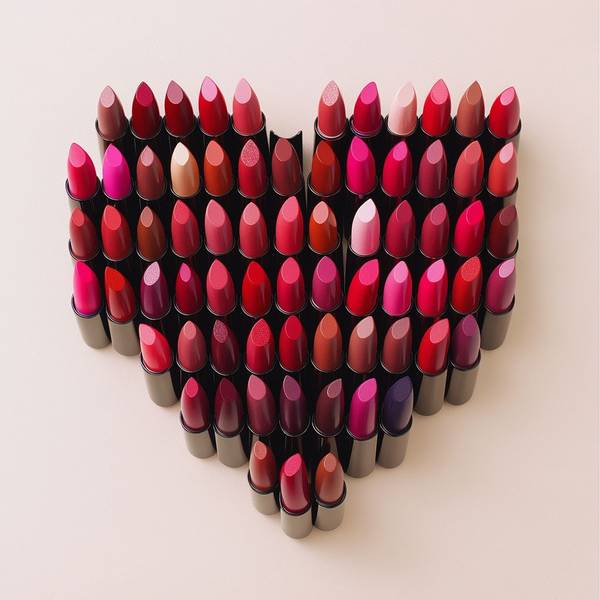 適合學(xué)生的口紅色號(hào)，少女摯愛顯白不踩雷：黃皮素顏也能閉眼入的18款學(xué)生黨口紅色號(hào)指南