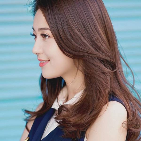 臉色暗黃適合染什么顏色的頭發，解析臉色暗黃最顯白的潮流發色選擇方案